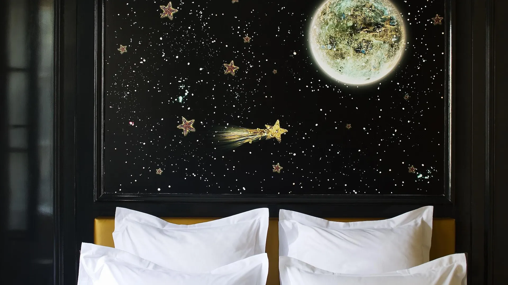 Hotel Du Petit Moulin, Haute Couture Hotel By Lacroix Paris