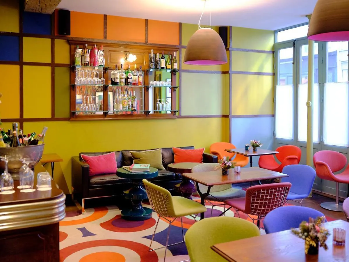 Hotel Du Petit Moulin, Haute Couture Hotel By Lacroix Paris