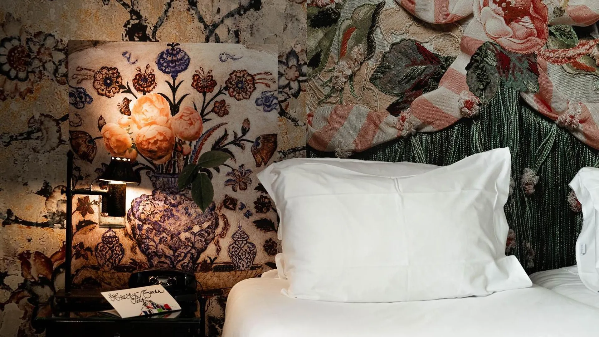 Hotel Du Petit Moulin, Haute Couture Hotel By Lacroix Paris