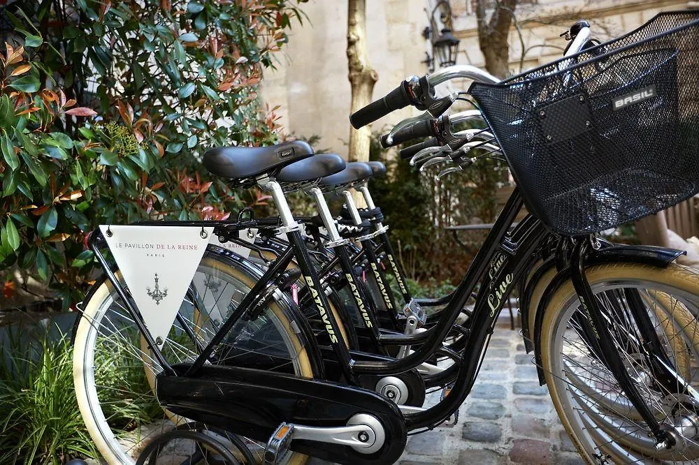 Hotel Du Petit Moulin, Haute Couture Hotel By Lacroix Paris 4*,