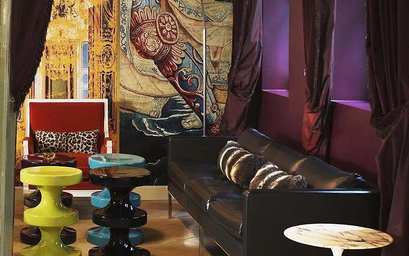 Hotel Du Petit Moulin, Haute Couture Hotel By Lacroix Paris