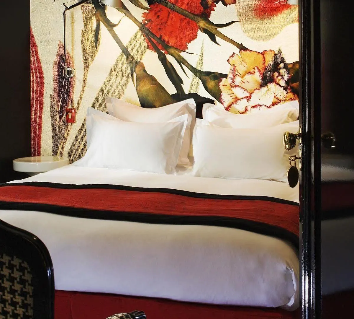 Hotel Du Petit Moulin, Haute Couture Hotel By Lacroix Paris