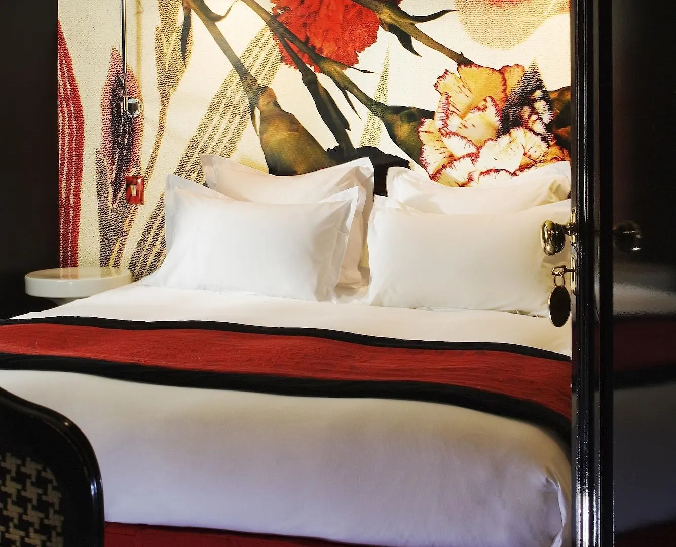 Hotel Du Petit Moulin, Haute Couture Hotel By Lacroix Paris