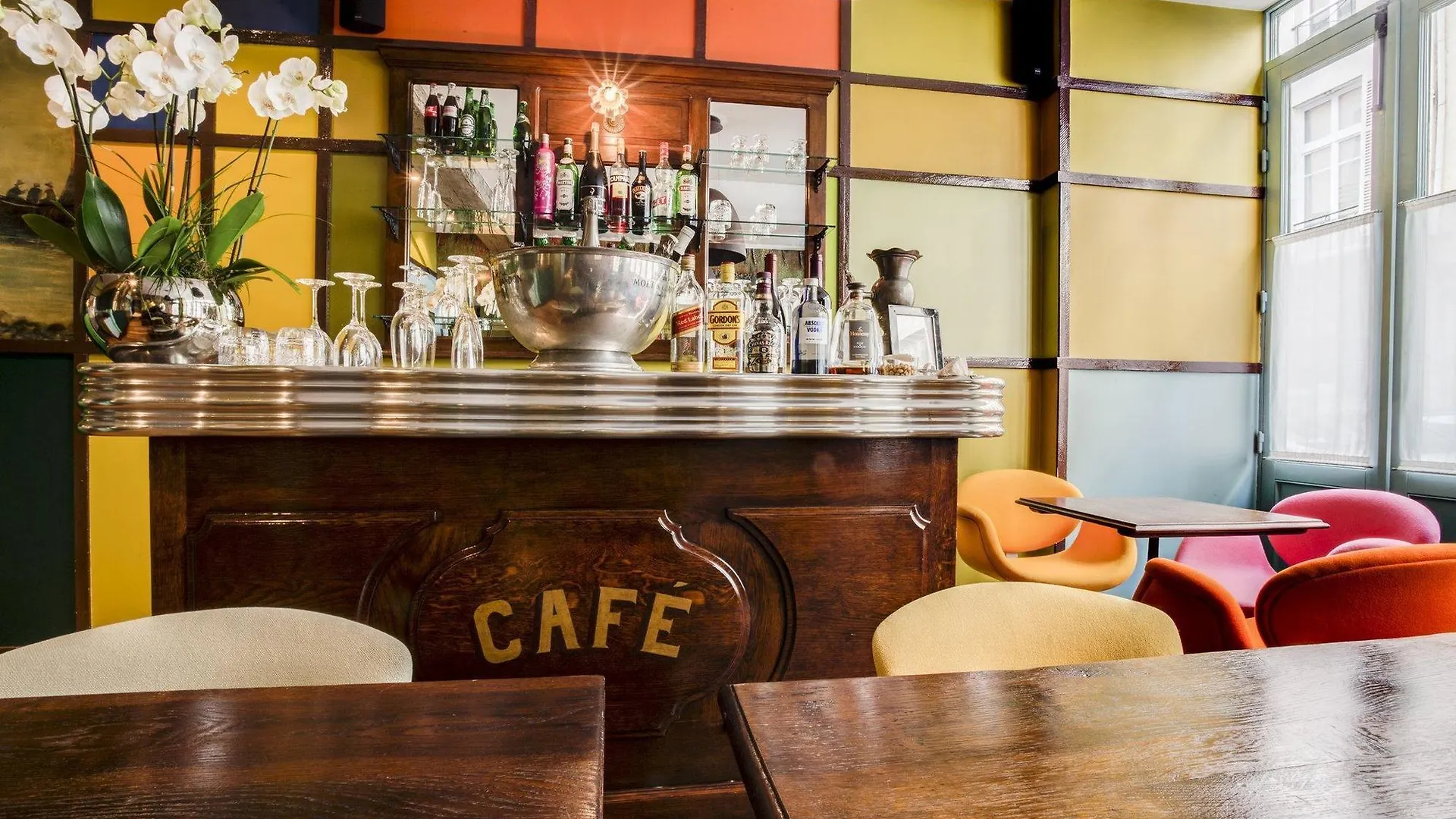 Hotel Du Petit Moulin, Haute Couture Hotel By Lacroix Paris