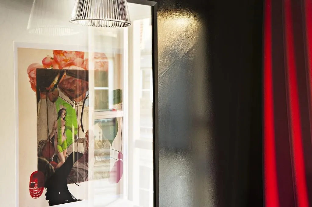 ****  Hotel Du Petit Moulin, Haute Couture Hotel By Lacroix Paris Frankrig