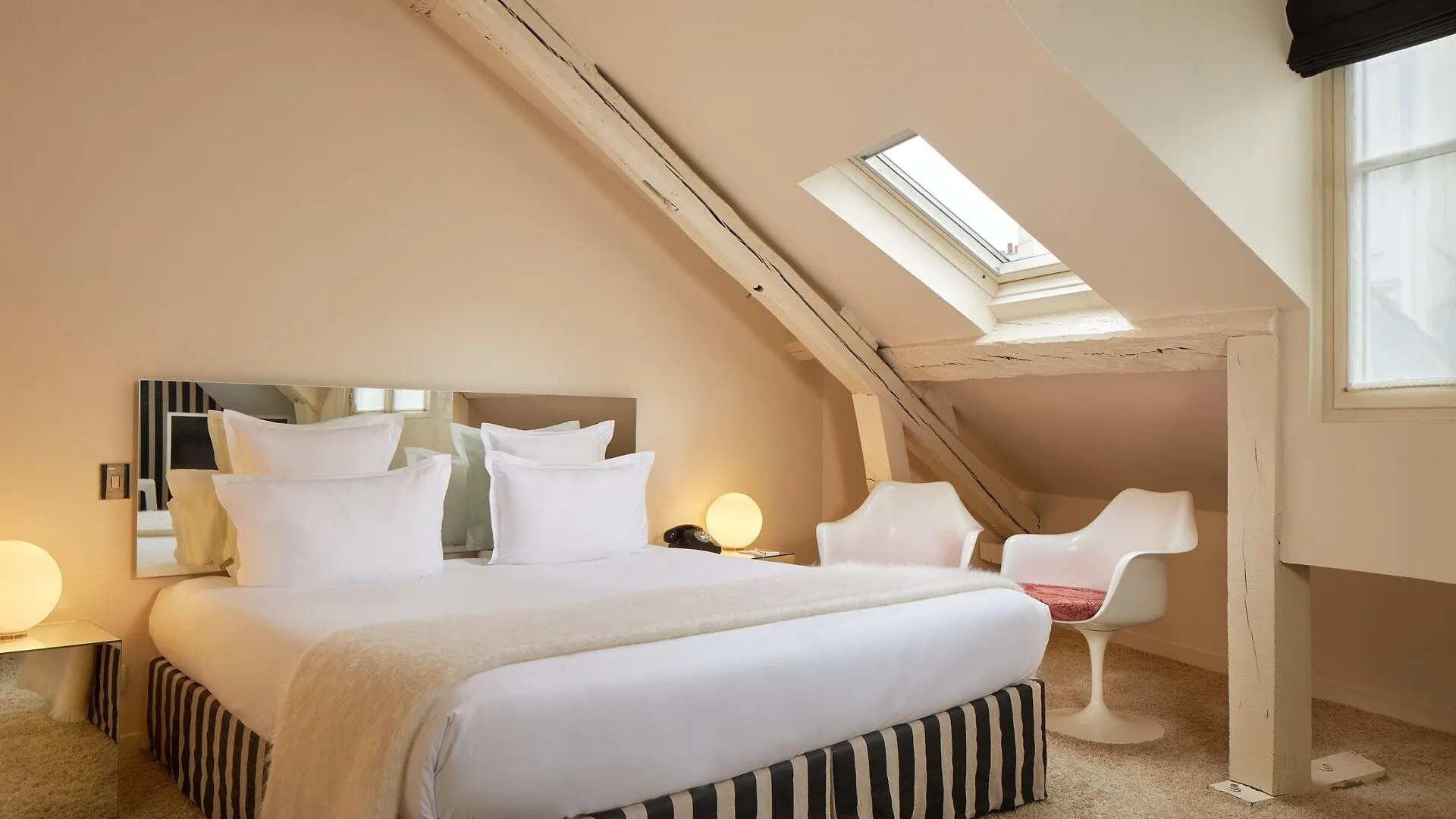 Hotel Du Petit Moulin, Haute Couture Hotel By Lacroix París Francia