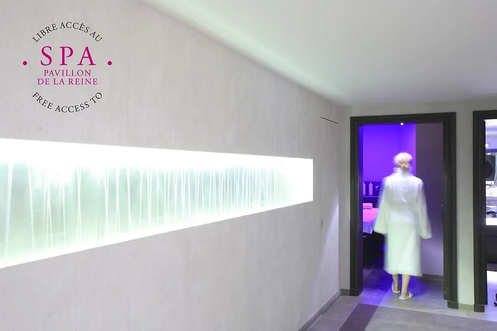 Hotel Du Petit Moulin, Haute Couture Hotel By Lacroix Paris